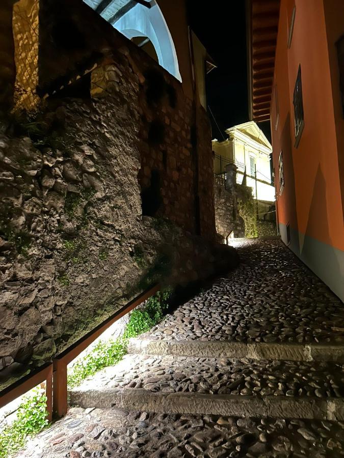 Sebino Holiday Home Monte Isola Bagian luar foto